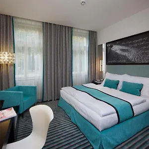 Red & Blue Design Hotel Praga